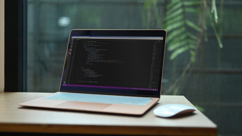 Un ordinateur équipé d'un logiciel
