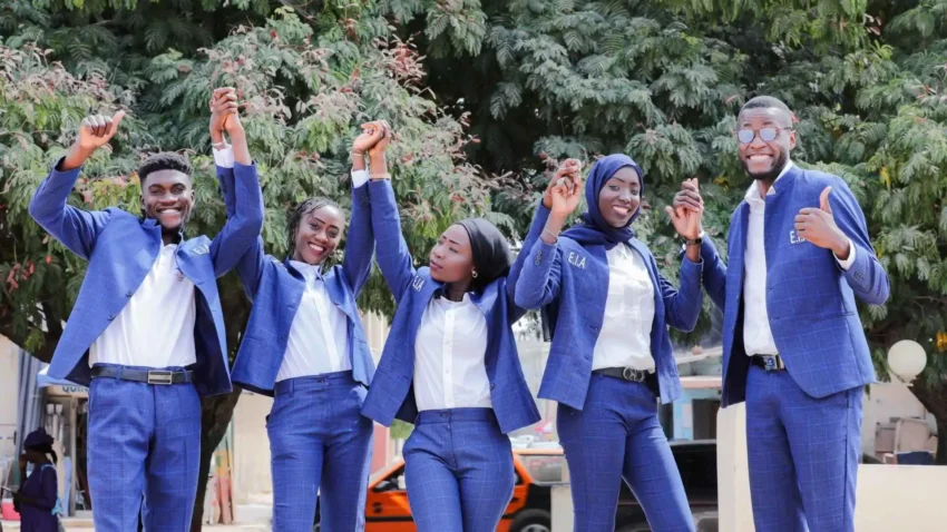 les étudiants de EIA posant tout souriant