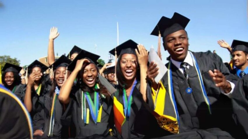 Étudiant de l'université de HEPO