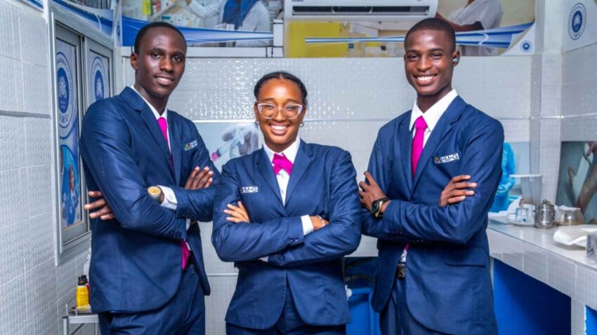 Trois étudiants de l'Institut IMG de Rufisque
