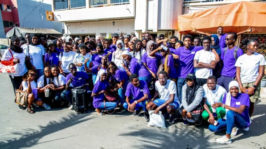 Les étudiants de l'ISBD posent joyeusement