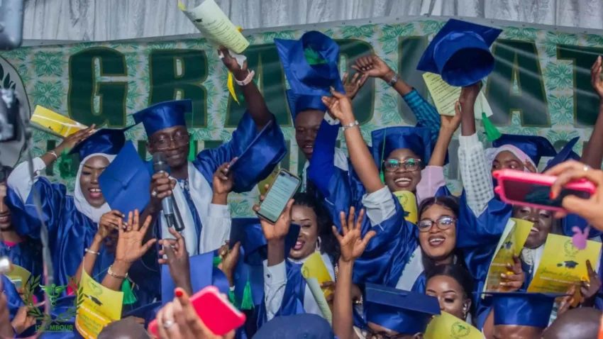 étudiant(e)s diplômé(e)s ISS Mbour