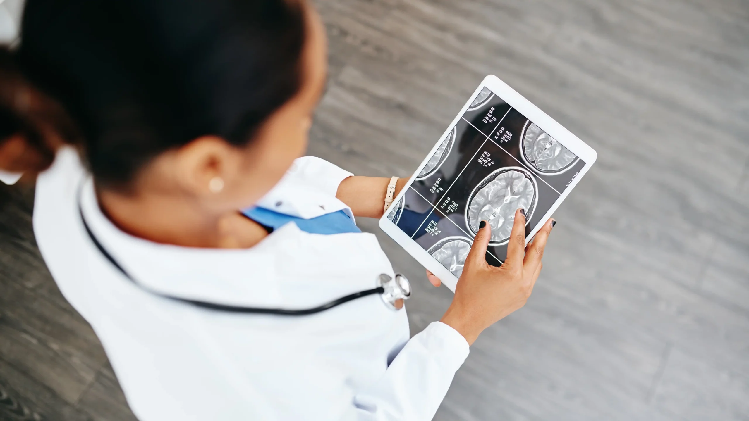 Télémédecine, applications santé, IA : des débouchés pour les jeunes diplômés